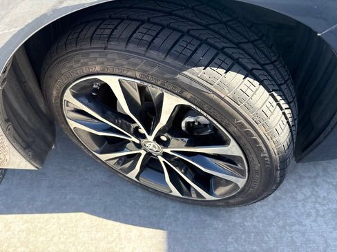 Used 2018 Toyota Corolla SE FWD image 12