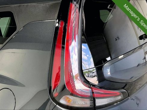 Used 2025 Kia Soul LX w/ LX Technology Package FWD image 35