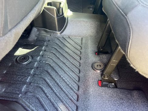 Used 2020 Jeep Wrangler Unlimited Sahara image 27