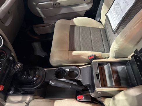 Used 2010 Jeep Wrangler Unlimited Sahara image 88