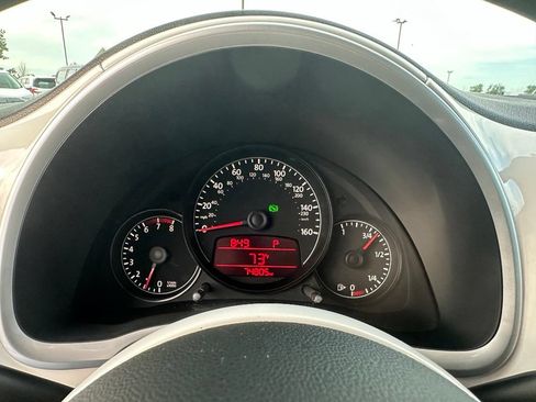 Used 2012 Volkswagen Beetle Launch Edition FWD image 15