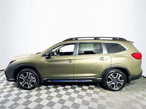 Used 2025 Subaru Ascent Touring AWD/4WD image 4
