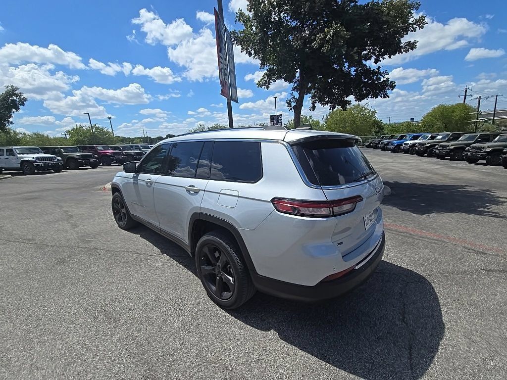 Used 2021 Jeep Grand Cherokee L Limited RWD image 6