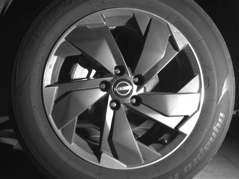 Used 2025 Nissan Rogue SV AWD/4WD image 12
