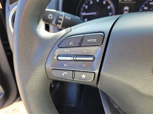 Used 2023 Hyundai Kona SEL image 18