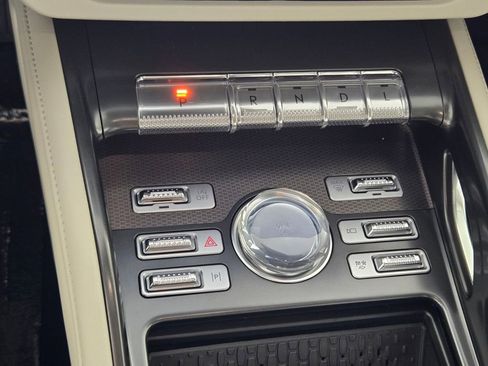 New 2026 Lincoln Nautilus Premier image 17