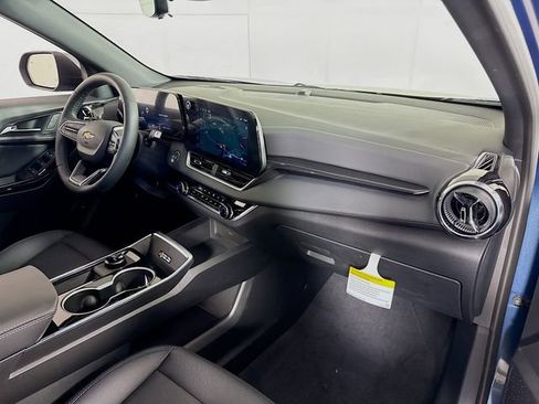 New 2026 Chevrolet Equinox LT w/ Convenience Package II FWD image 31