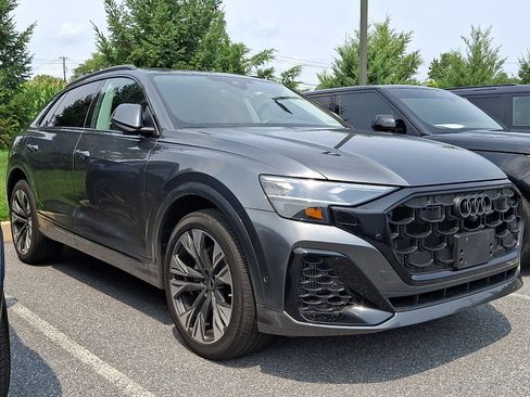 Used 2024 Audi Q8 Premium Plus AWD/4WD image 3