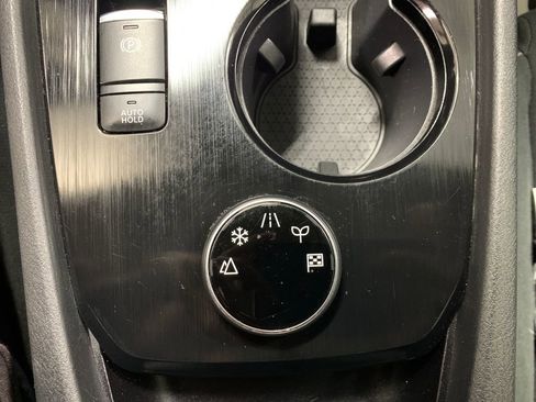 Used 2023 Nissan Rogue S image 25