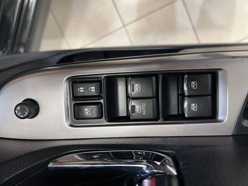 Used 2017 Subaru Crosstrek 2.0i Premium image 16