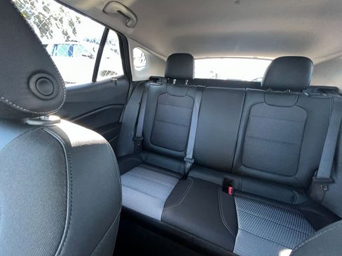 Used 2025 Chevrolet Trax LT image 37