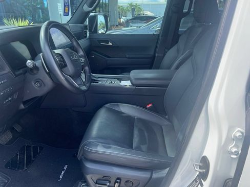 Used 2024 Lexus GX 550 w/ Accessory Package (Z1) AWD/4WD image 5