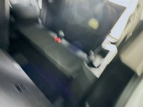 Used 2024 Volkswagen Tiguan SE image 27