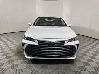 Used 2020 Toyota Avalon XLE w/ Moonroof Package video 2