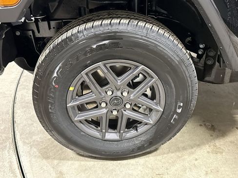 New 2026 Jeep Gladiator Sport image 24