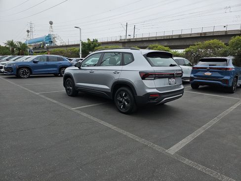 Used 2025 Volkswagen Taos S FWD image 7