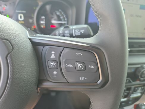Used 2025 Jeep Wrangler Unlimited Sport S 4xe AWD/4WD image 13