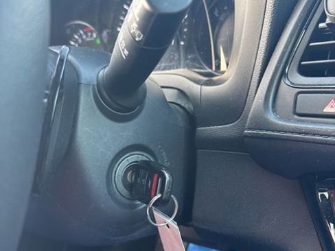 Used 2020 Honda HR-V Sport image 16