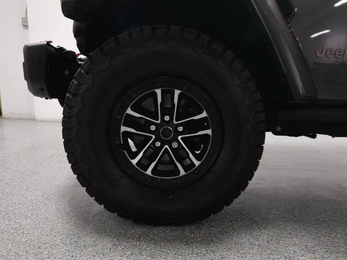 Used 2025 Jeep Wrangler Unlimited Rubicon AWD/4WD image 5