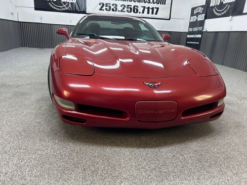 Used 1998 Chevrolet Corvette Coupe w/ Memory Pkg RWD image 2