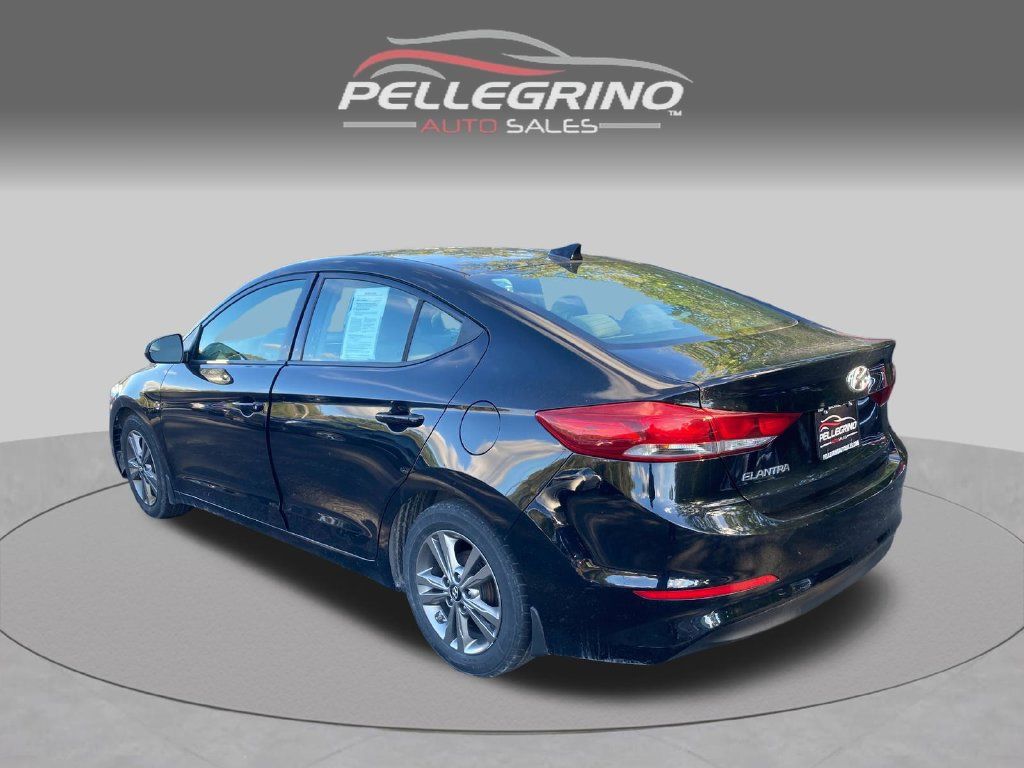Used 2017 Hyundai Elantra SE FWD image 4