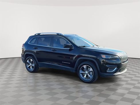 Used 2019 Jeep Cherokee Limited w/ Technology Group image 2