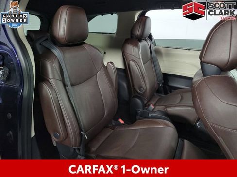 Used 2021 Toyota Sienna Platinum FWD image 17