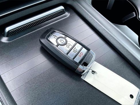 Certified 2025 Ford Expedition Active image 12