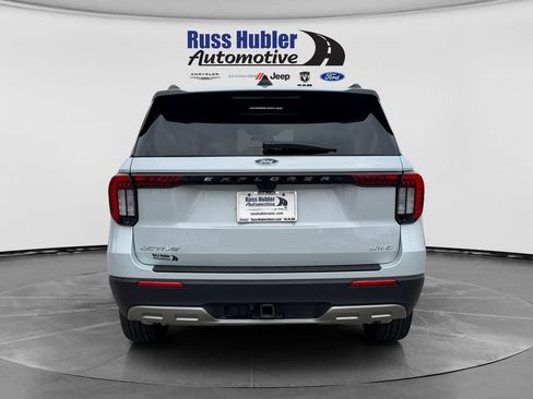 Used 2025 Ford Explorer Active w/ Active Comfort Package AWD/4WD image 4