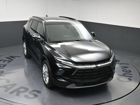 Used 2025 Chevrolet Blazer LT w/ Sound & Technology Package FWD image 31