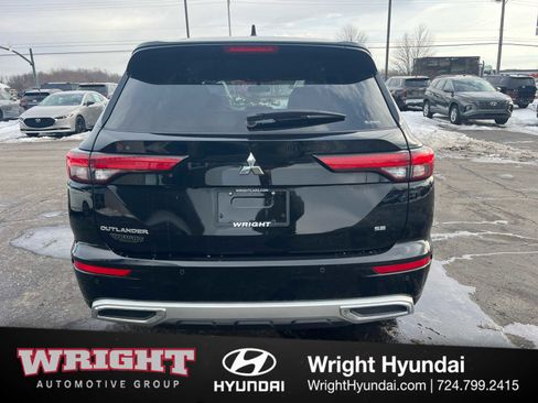 Used 2024 Mitsubishi Outlander SE image 4