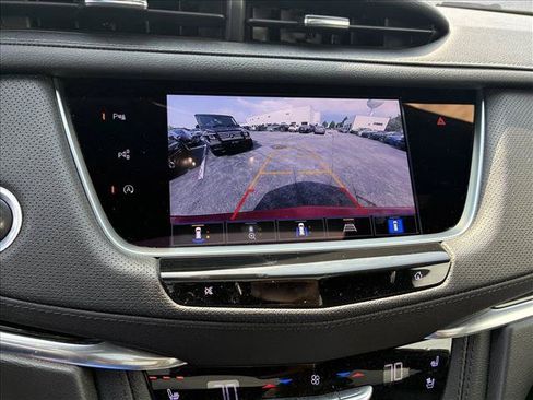 Used 2022 Cadillac XT5 Premium Luxury w/ Technology Package AWD/4WD image 18