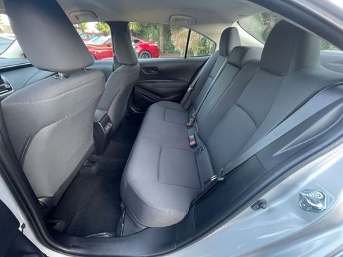 Used 2025 Toyota Corolla LE image 27