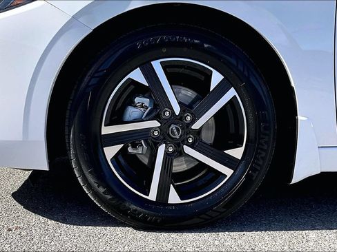 Used 2025 Nissan Sentra SV w/ All-Weather Package FWD image 34