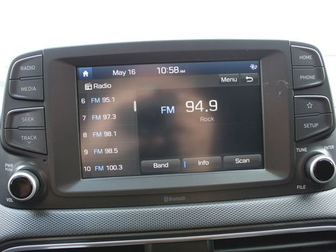 Used 2021 Hyundai Kona SE FWD image 18
