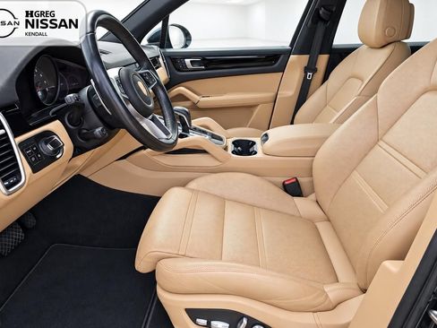 Used 2019 Porsche Cayenne w/ Premium Plus Package AWD/4WD image 7