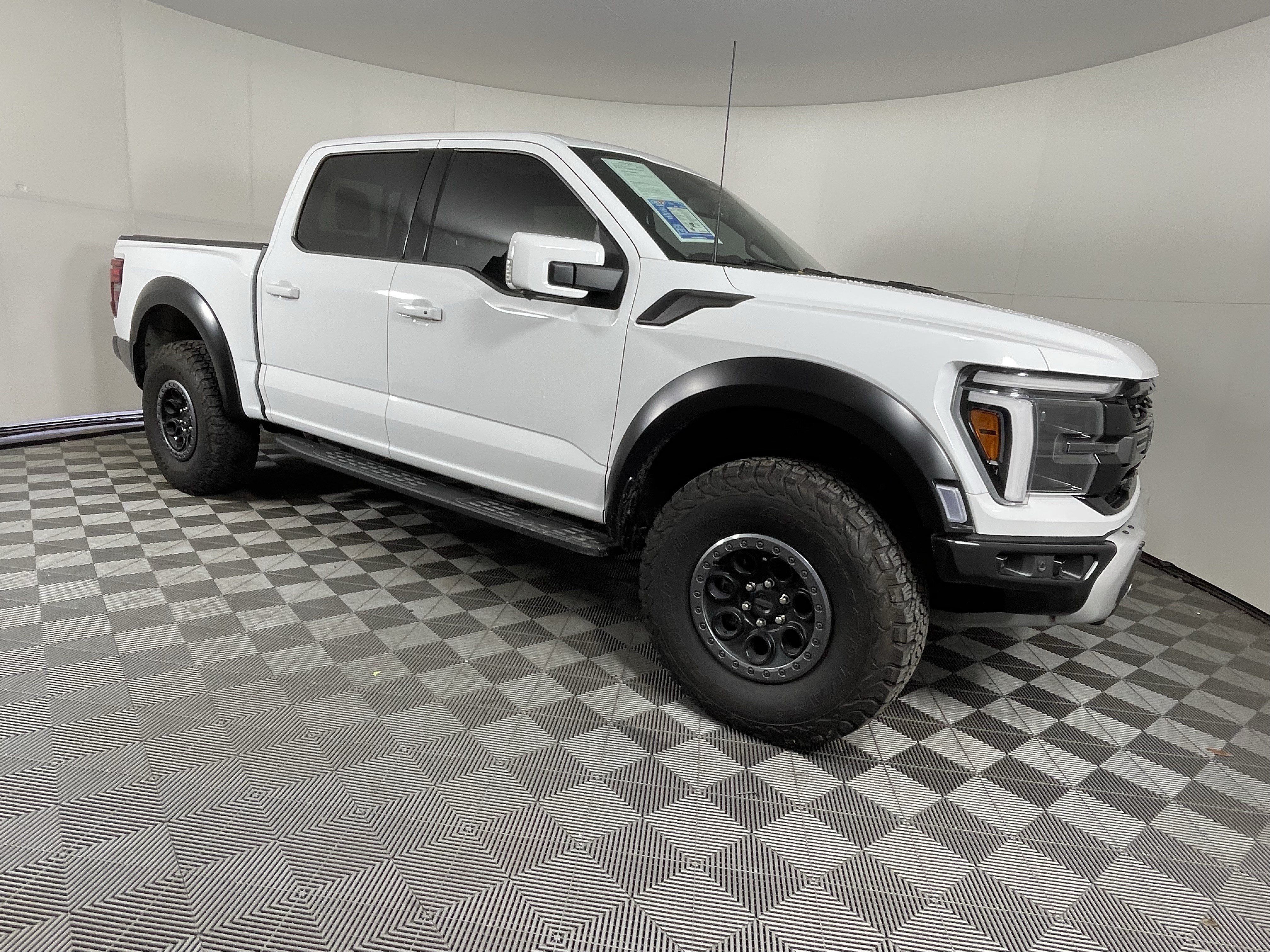 Used 2025 Ford F150 Raptor AWD/4WD image 7