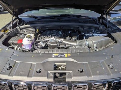 New 2025 Jeep Grand Cherokee Limited RWD image 23