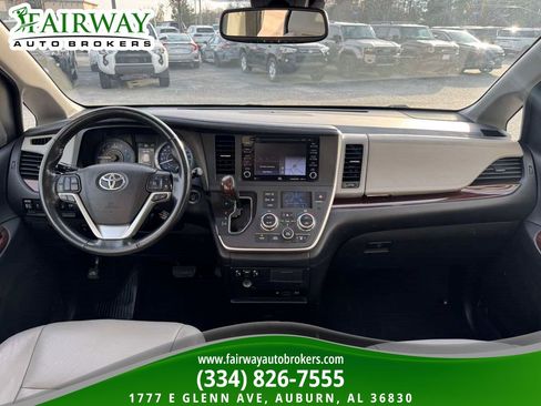 Used 2020 Toyota Sienna Limited Premium w/ Carpet Mat Package AWD/4WD image 28