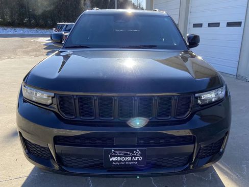 Used 2024 Jeep Grand Cherokee L Laredo image 3