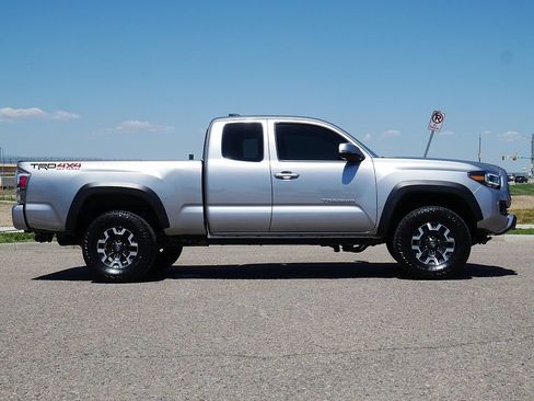 Used 2021 Toyota Tacoma TRD Off-Road w/ TRD Premium Off Road Package AWD/4WD image 6