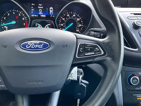 Used 2018 Ford Escape SE image 12