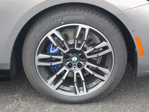 Used 2026 BMW 530i xDrive w/ M Sport Package AWD/4WD image 12