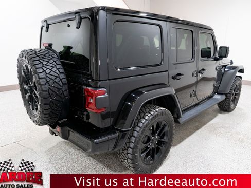 Used 2021 Jeep Wrangler Unlimited Sahara AWD/4WD image 5