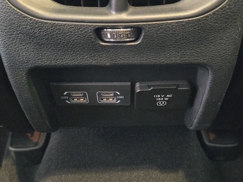 Used 2022 Jeep Cherokee Limited AWD/4WD image 18