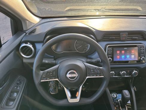 Used 2025 Nissan Versa SV image 33