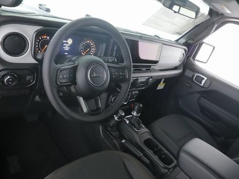 New 2026 Jeep Gladiator Sport AWD/4WD image 17