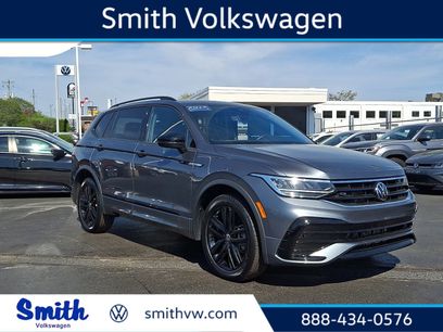 Certified 2022 Volkswagen Tiguan SE R-Line