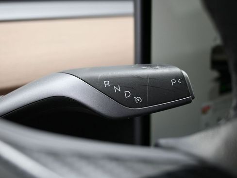 Used 2022 Tesla Model Y Long Range image 20