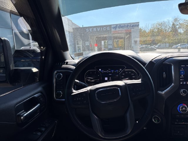 Used 2022 GMC Sierra 3500 Denali w/ Denali Black Diamond Edition AWD/4WD image 15